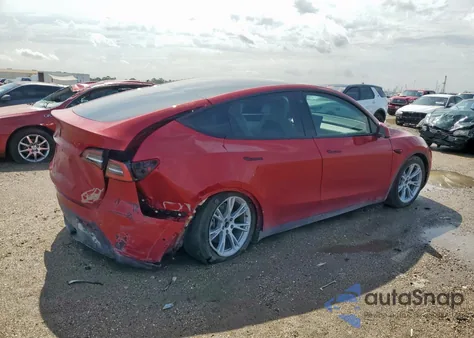 2021 Tesla Model Y z USA, uszkodzony, nr VIN 5YJYGDED5MF123334